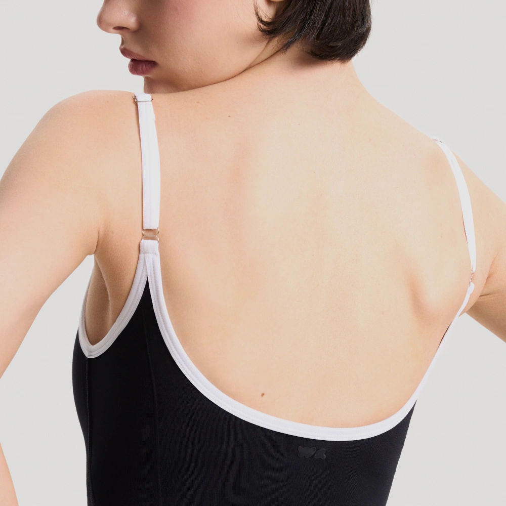 Акцентная контрастная окантовка