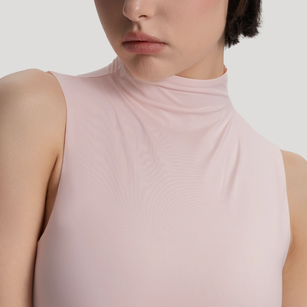 Трендовый воротник-стойка