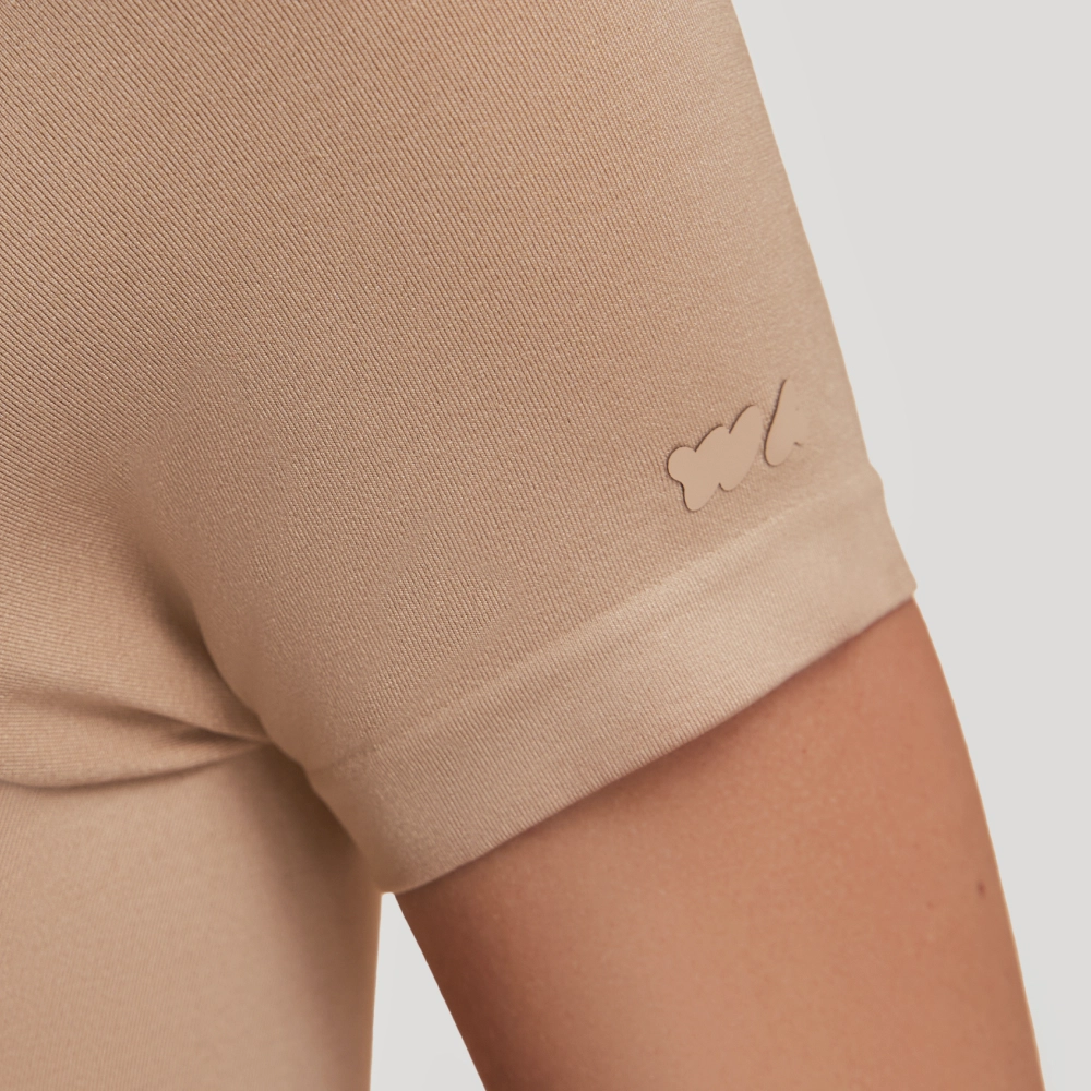 Силиконовый логотип на рукаве