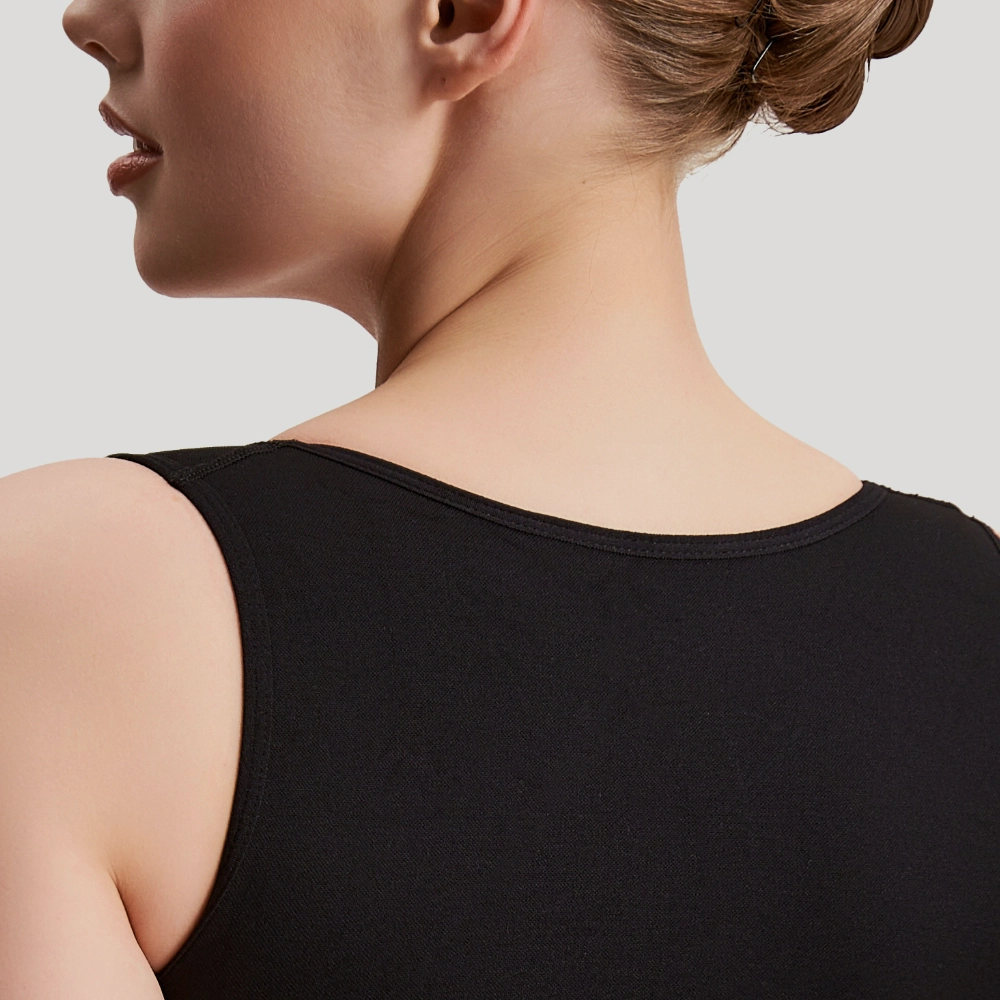 Высокий вырез на спине