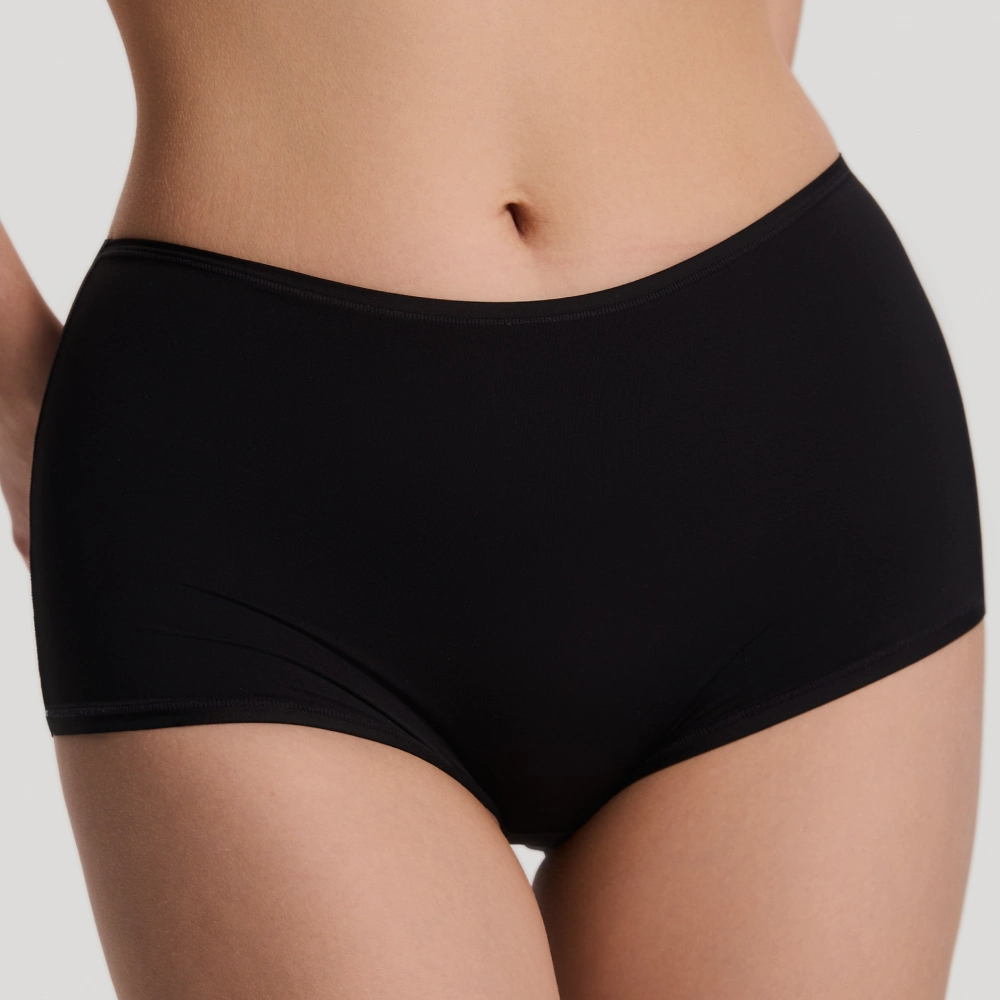 Комфортно прилегает к телу