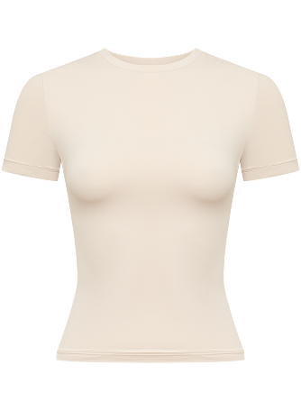 Футболка с закрытым вырезом