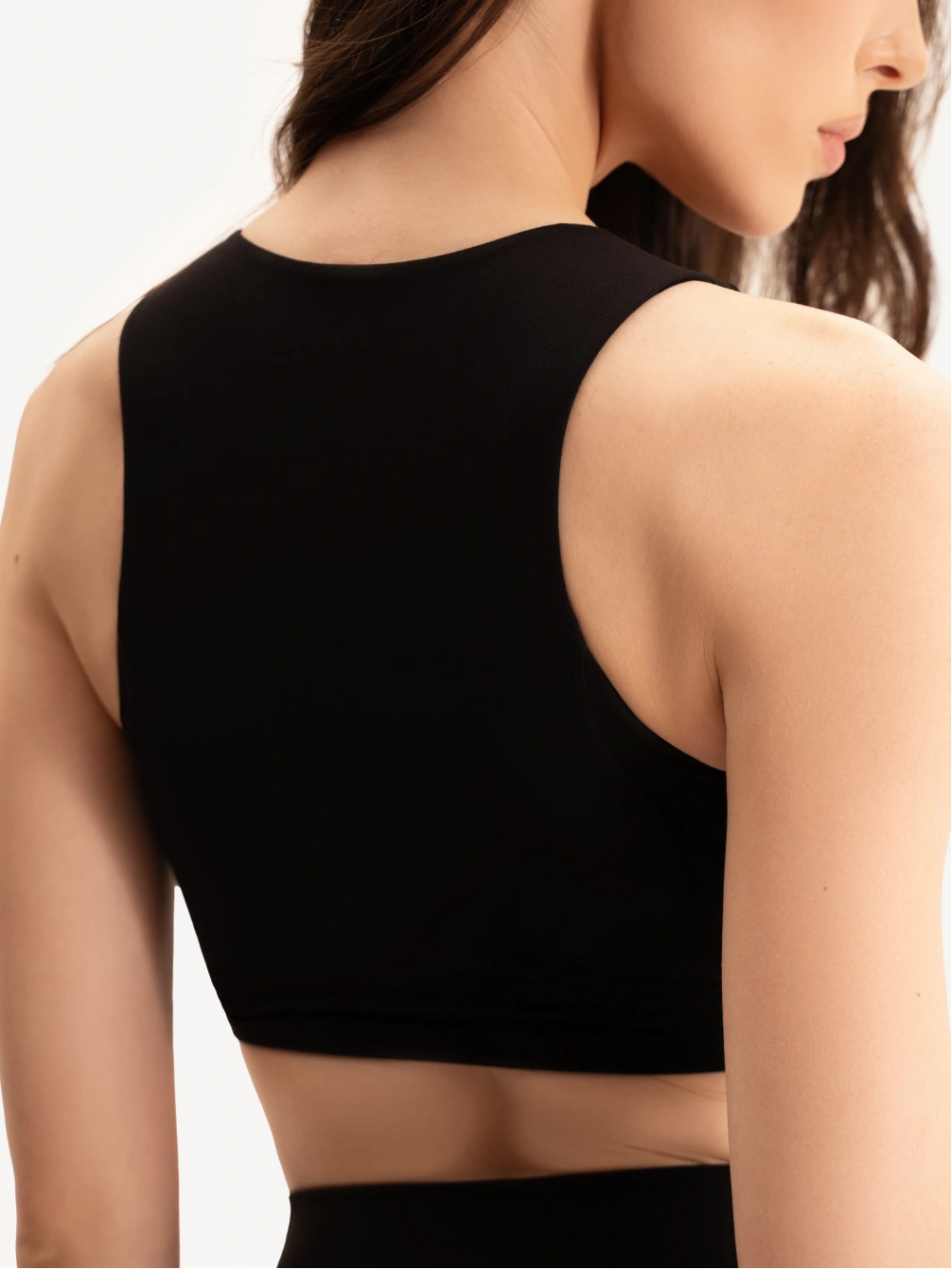 Спортивный топ с чашками-вкладышами