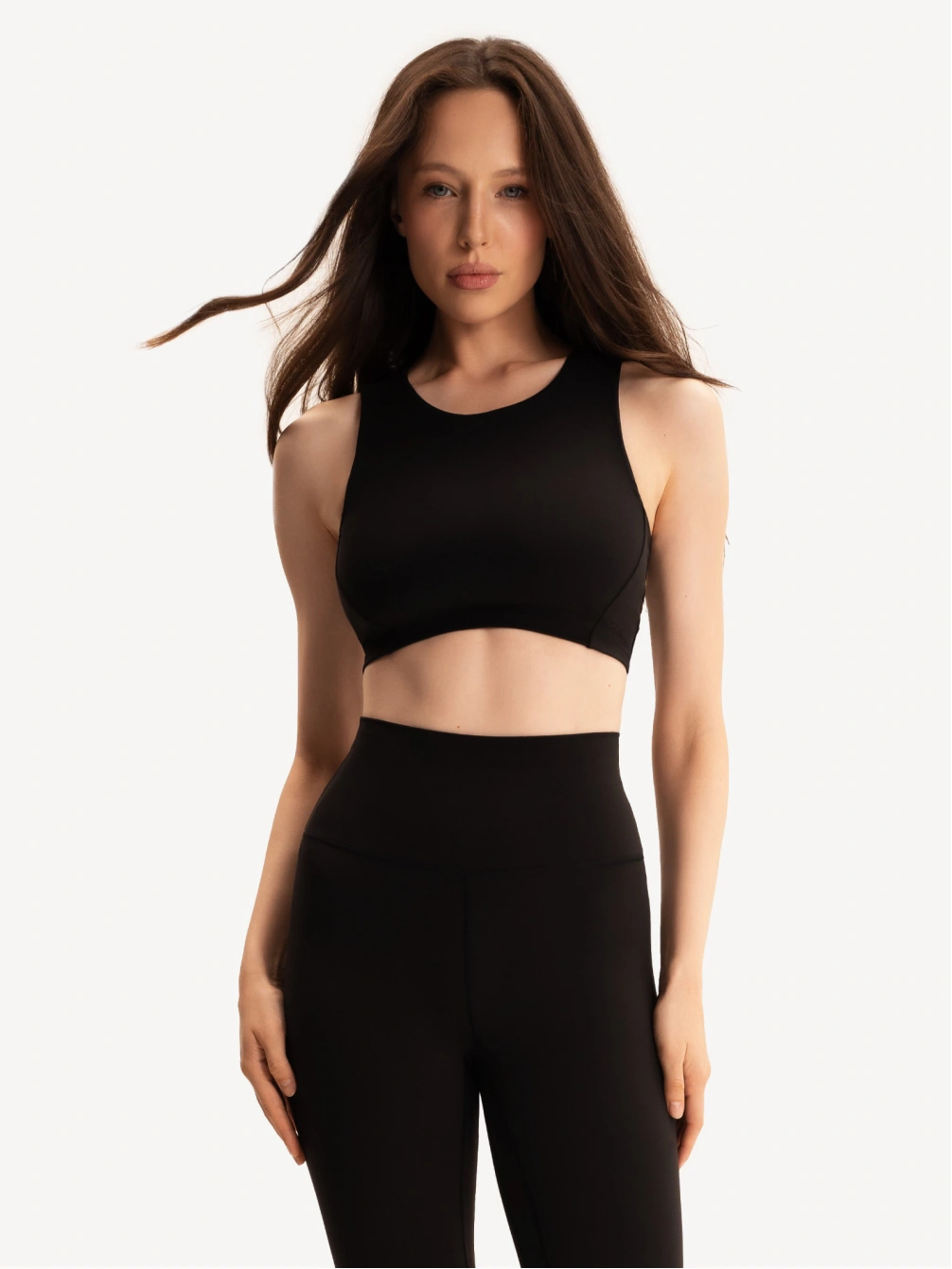 Спортивный топ с чашками-вкладышами