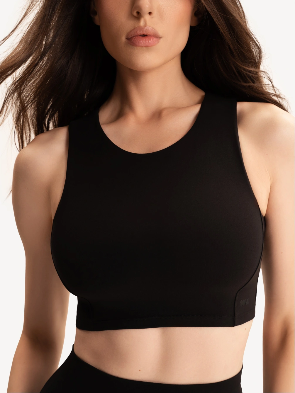 Спортивный топ с чашками-вкладышами