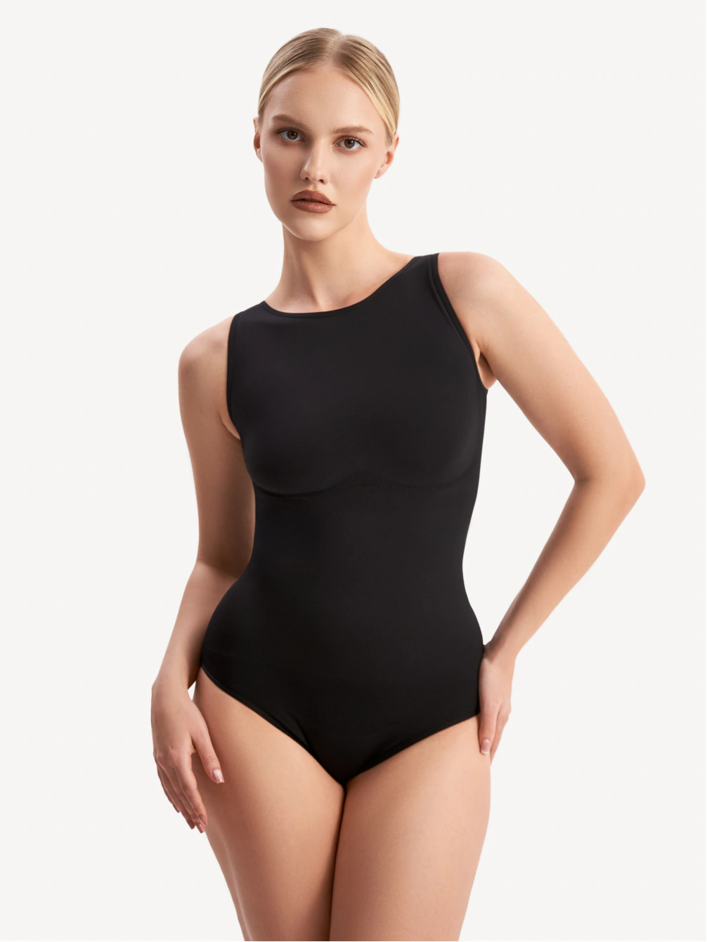 Боди-майка с высоким вырезом