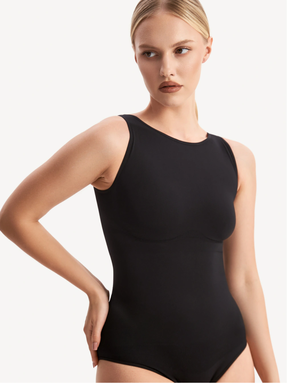 Боди-майка с высоким вырезом