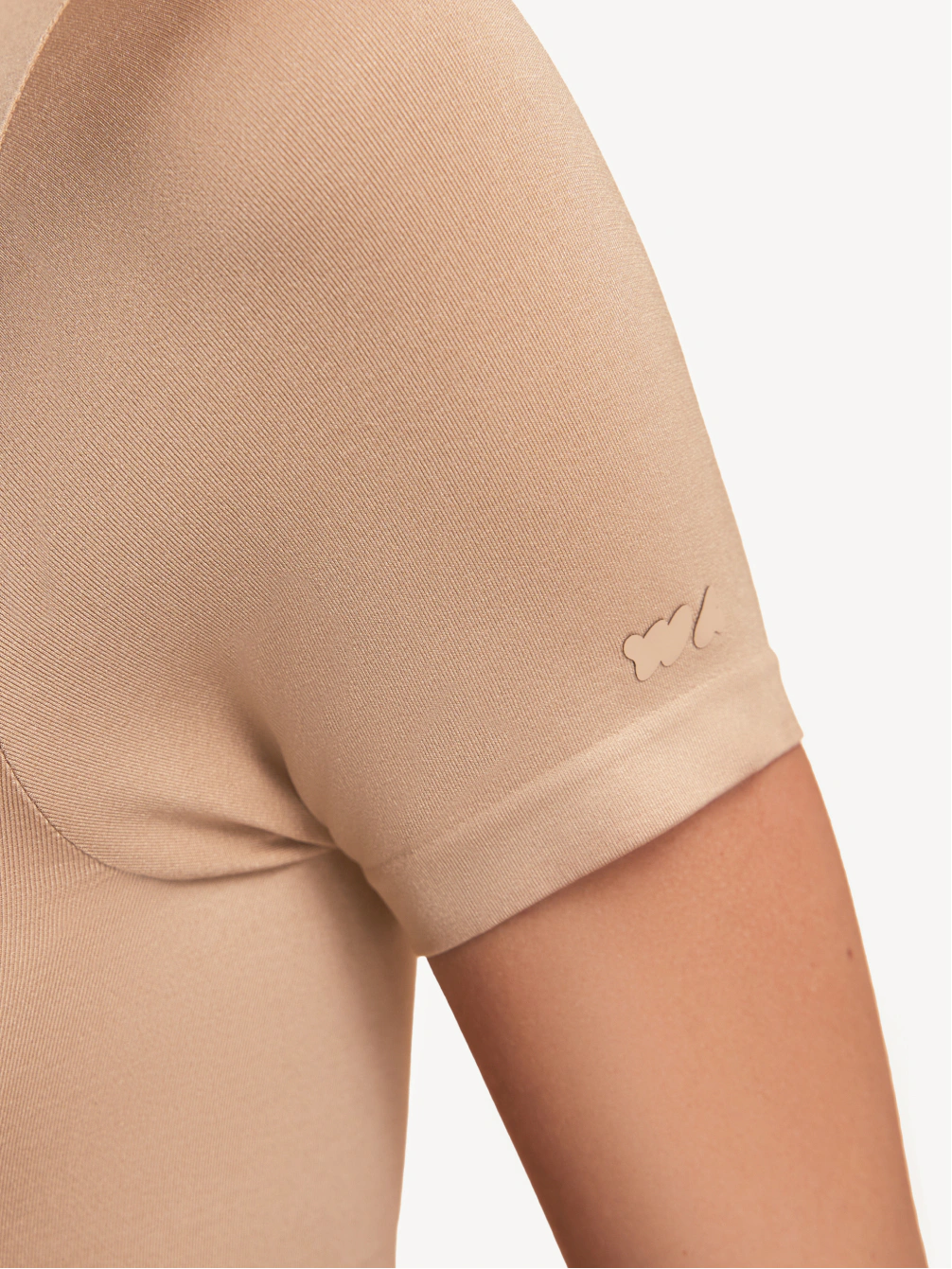 Боди-футболка с круглым вырезом