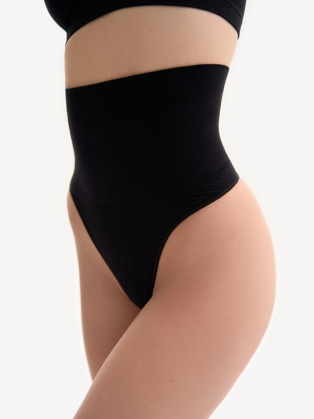 Моделирующие трусики с высокой посадкой