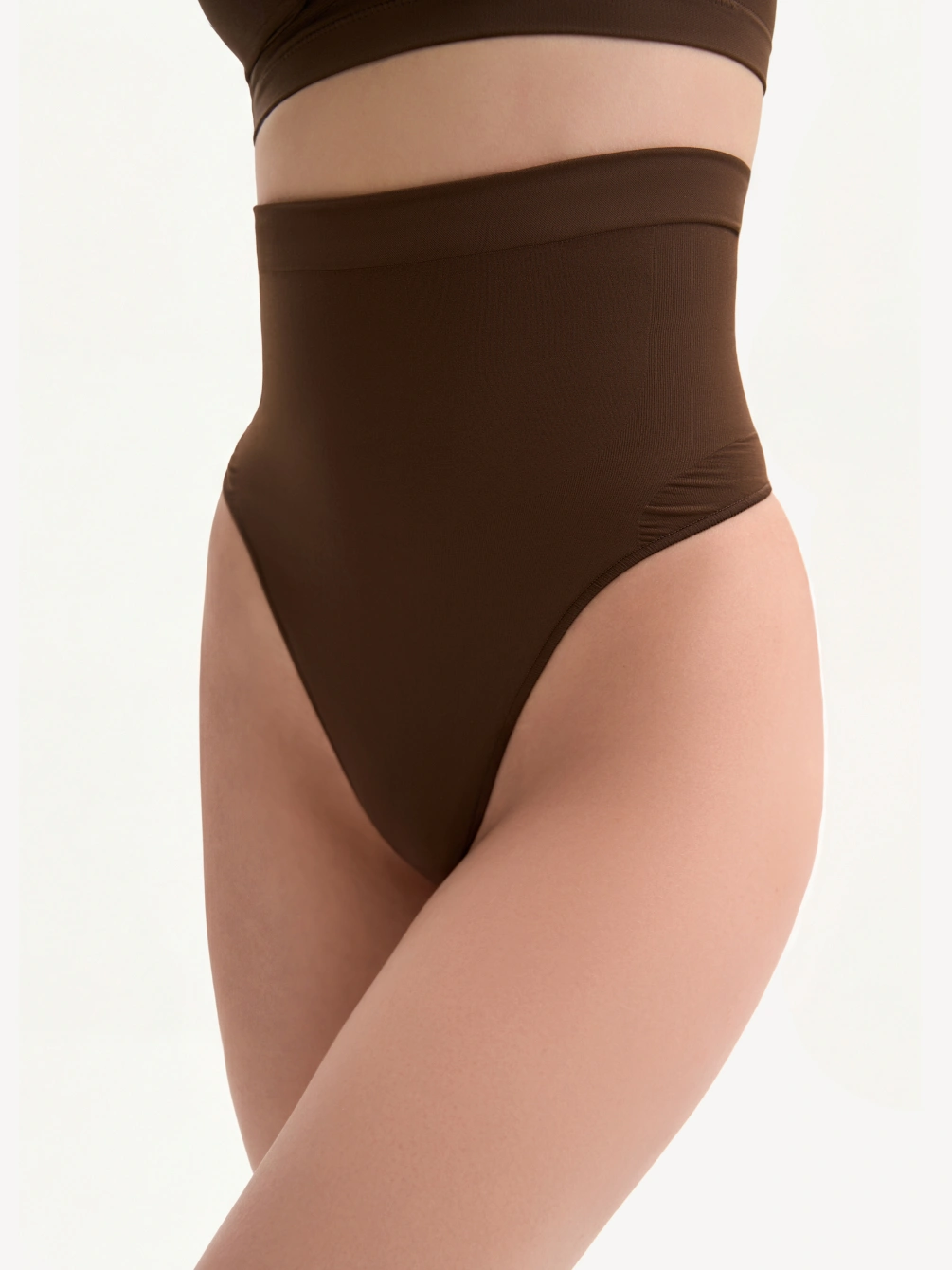 Моделирующие трусики с высокой посадкой