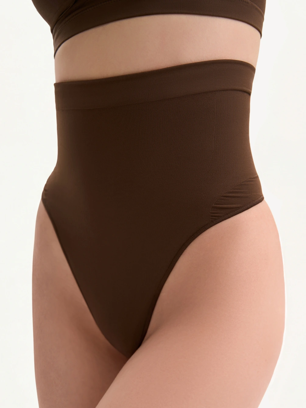 Моделирующие трусики с высокой посадкой