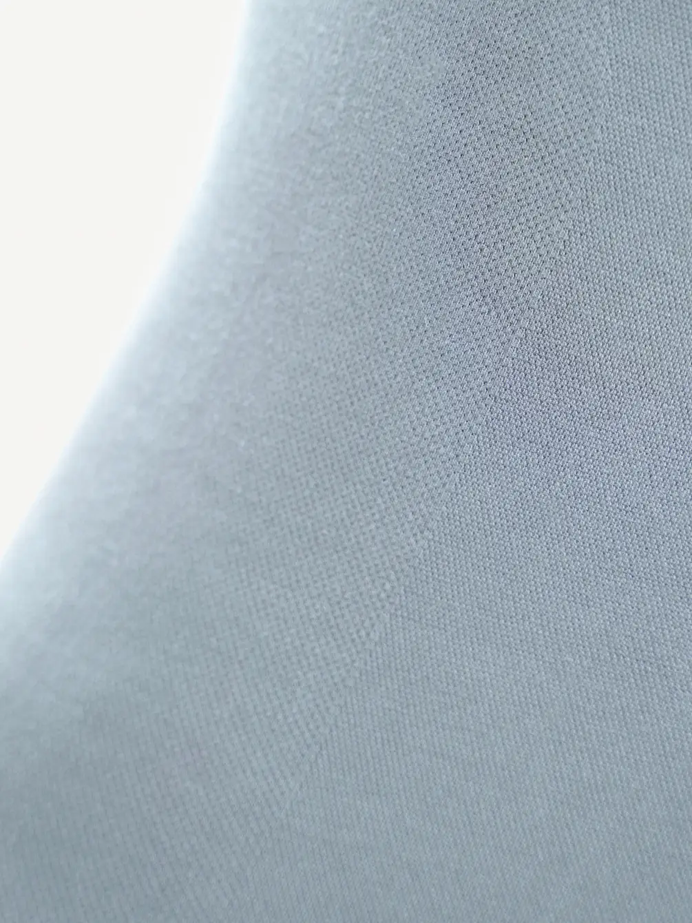 Майка на тонких бретелях Viscose Shape голубая - фото 3