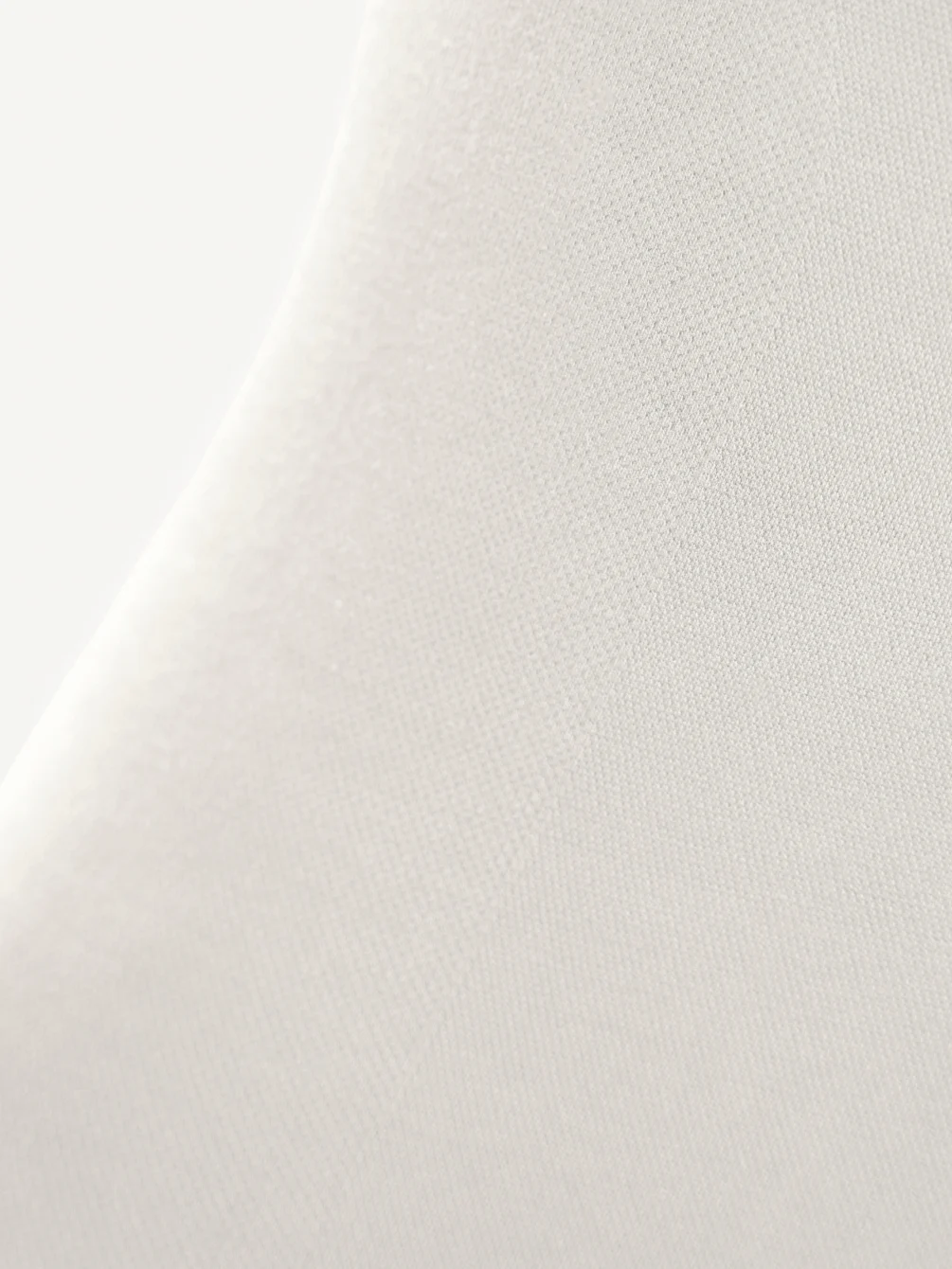 Майка на тонких бретелях Viscose Shape молочная - фото 3