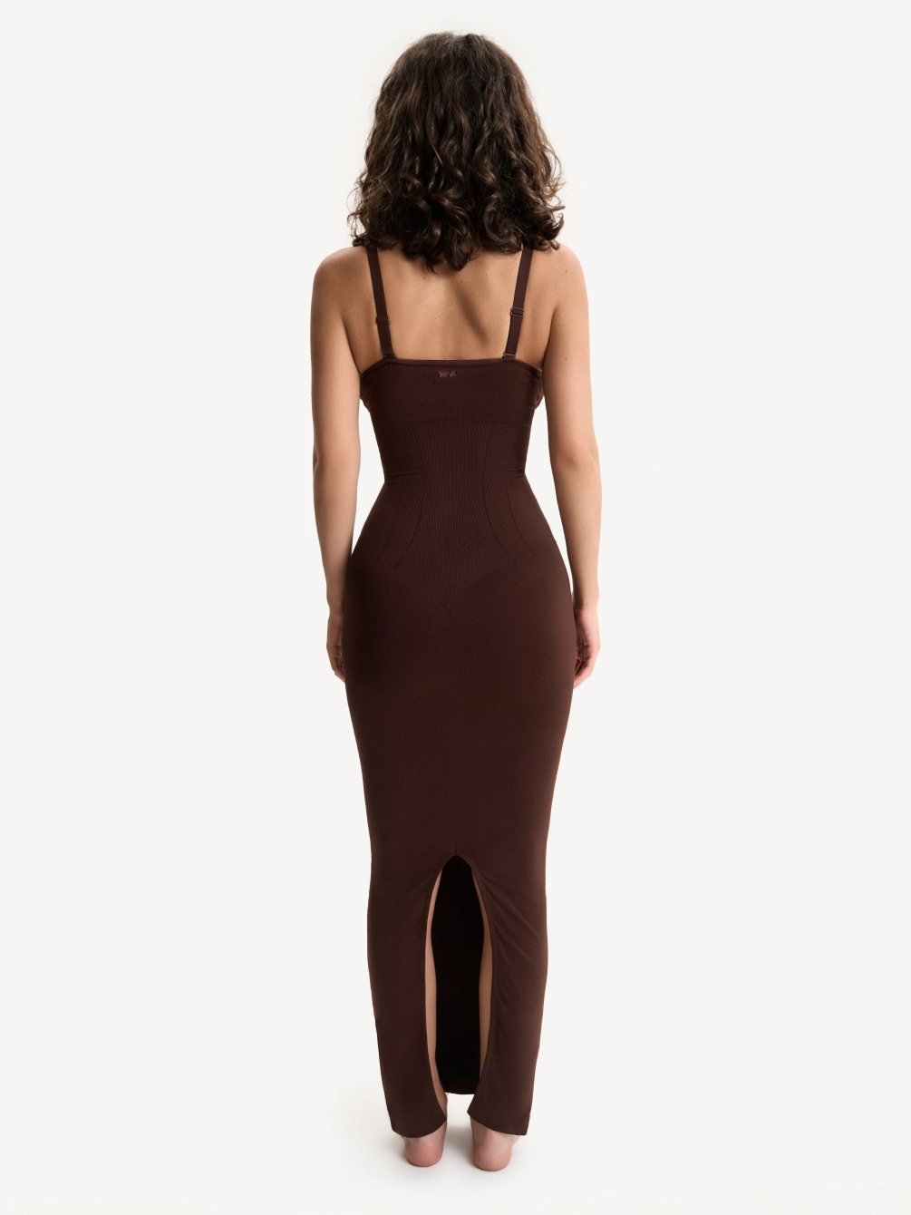 Платье-макси с глубоким вырезом