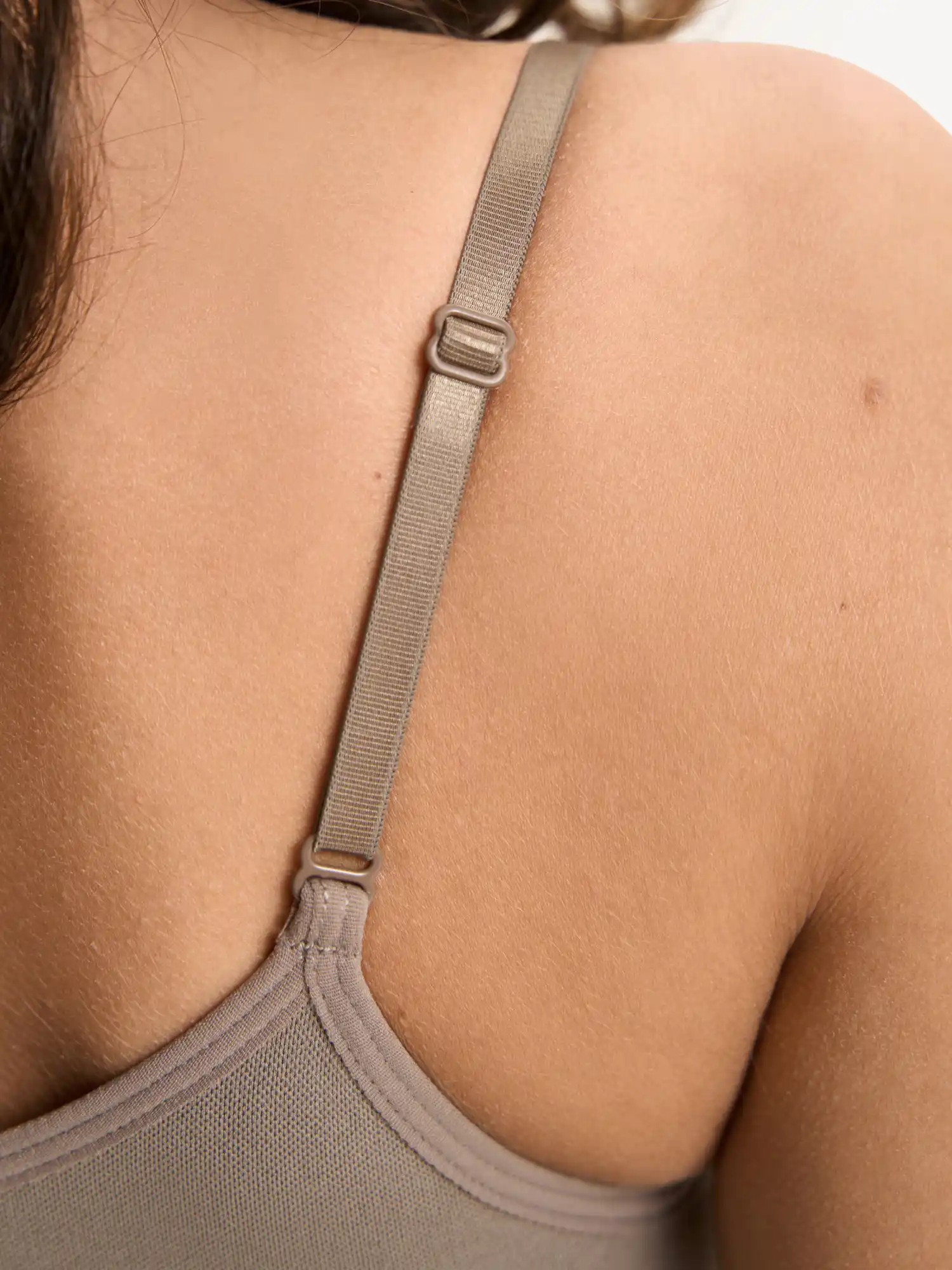 Майка с вырезом мягкий квадрат