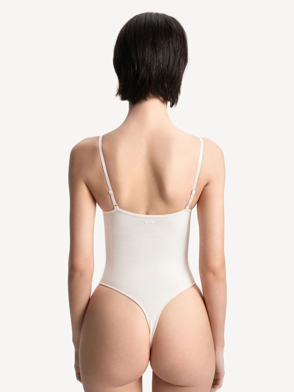 Боди моделирующее с эластичным кружевом