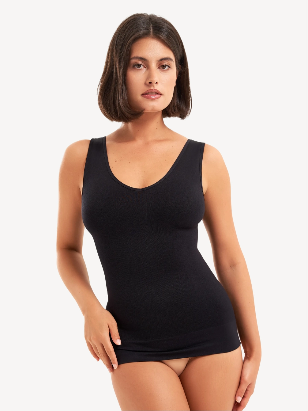 Майка с глубоким вырезом