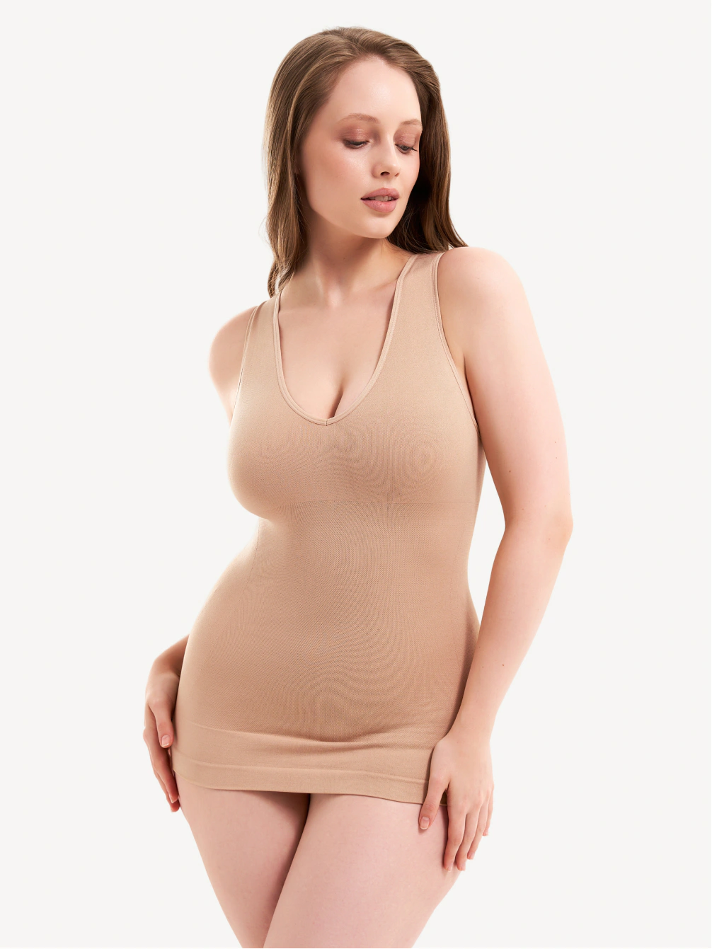 Майка с глубоким вырезом