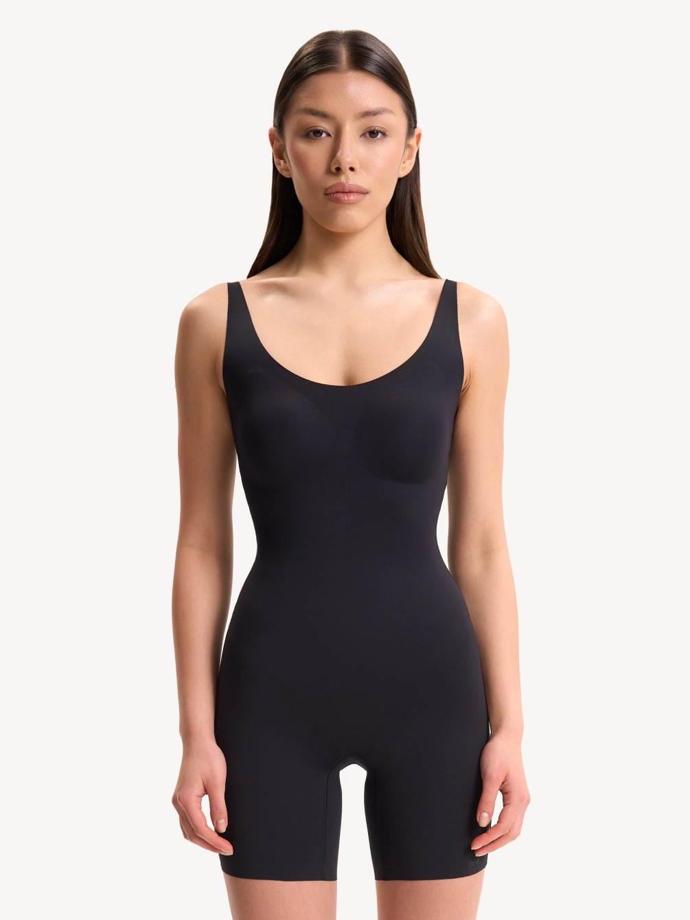 Комбинезон с чашками-вкладышами