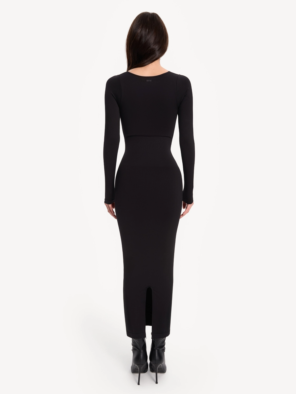 Платье с квадратным вырезом