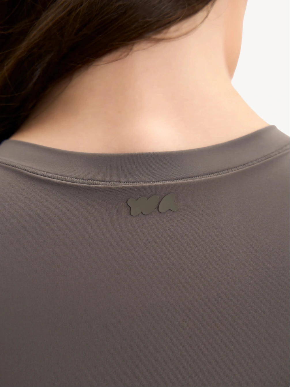 Лонгслив с закрытым вырезом